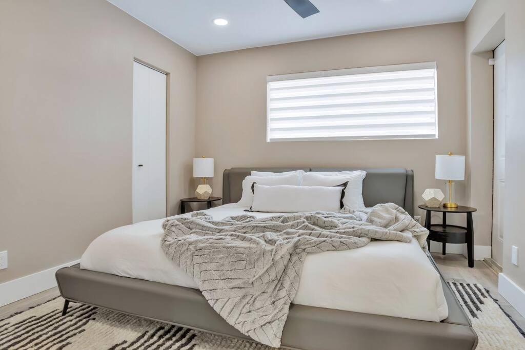 Stunning 2 Story Villa With Pool Φορτ Λόντερντεϊλ Εξωτερικό φωτογραφία