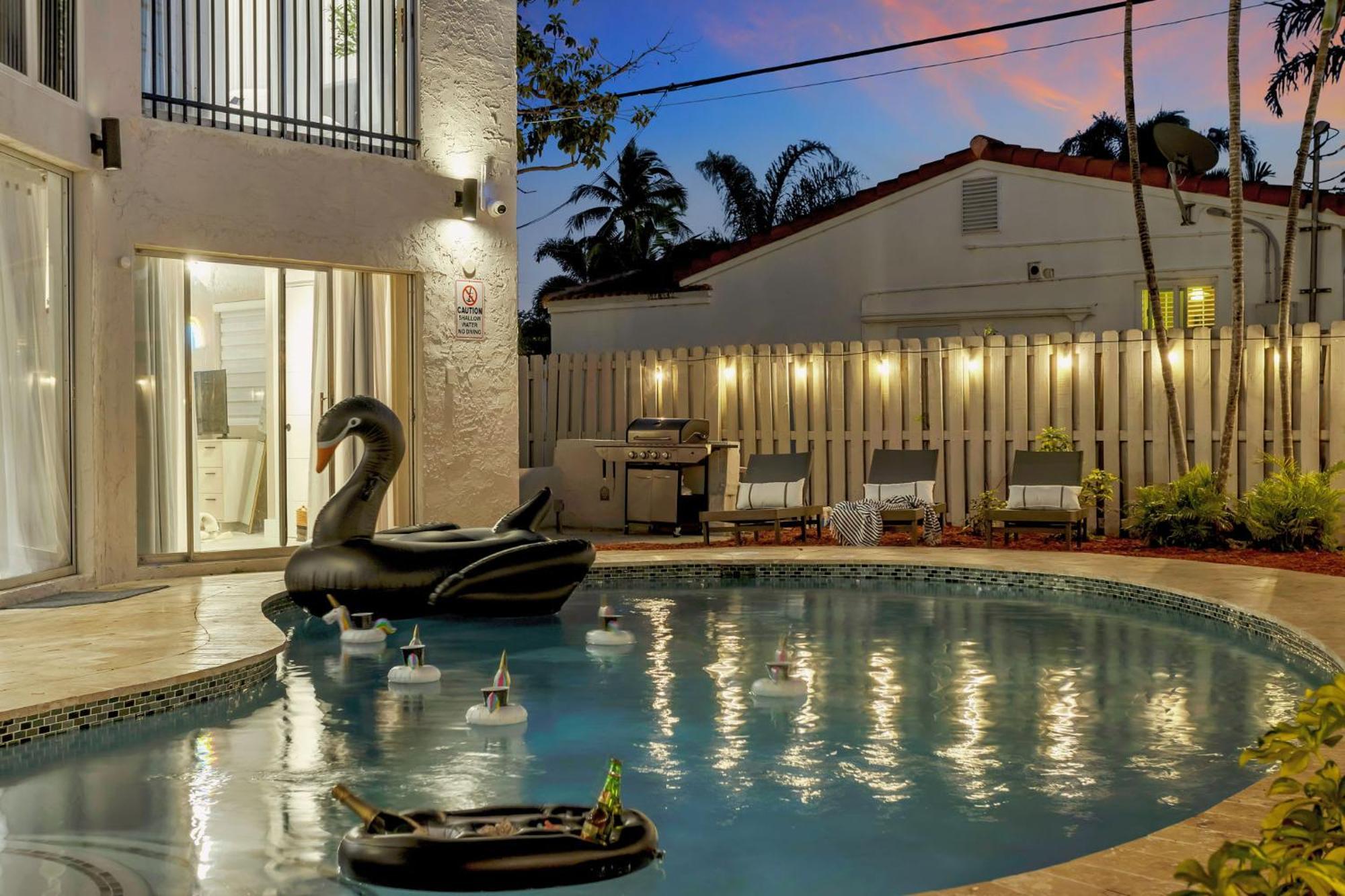 Stunning 2 Story Villa With Pool Φορτ Λόντερντεϊλ Εξωτερικό φωτογραφία